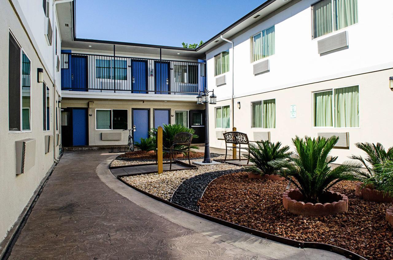 Motel 6-Modesto, Ca - Downtown Exterior photo